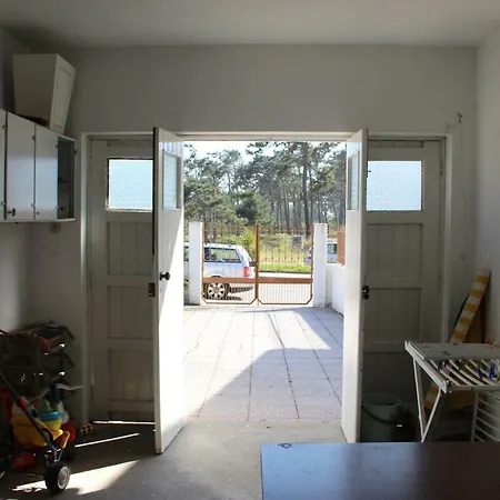 Cozy Summer House By The בית נופש אובאר
