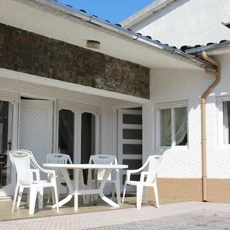 Cozy Summer House By The * אובאר